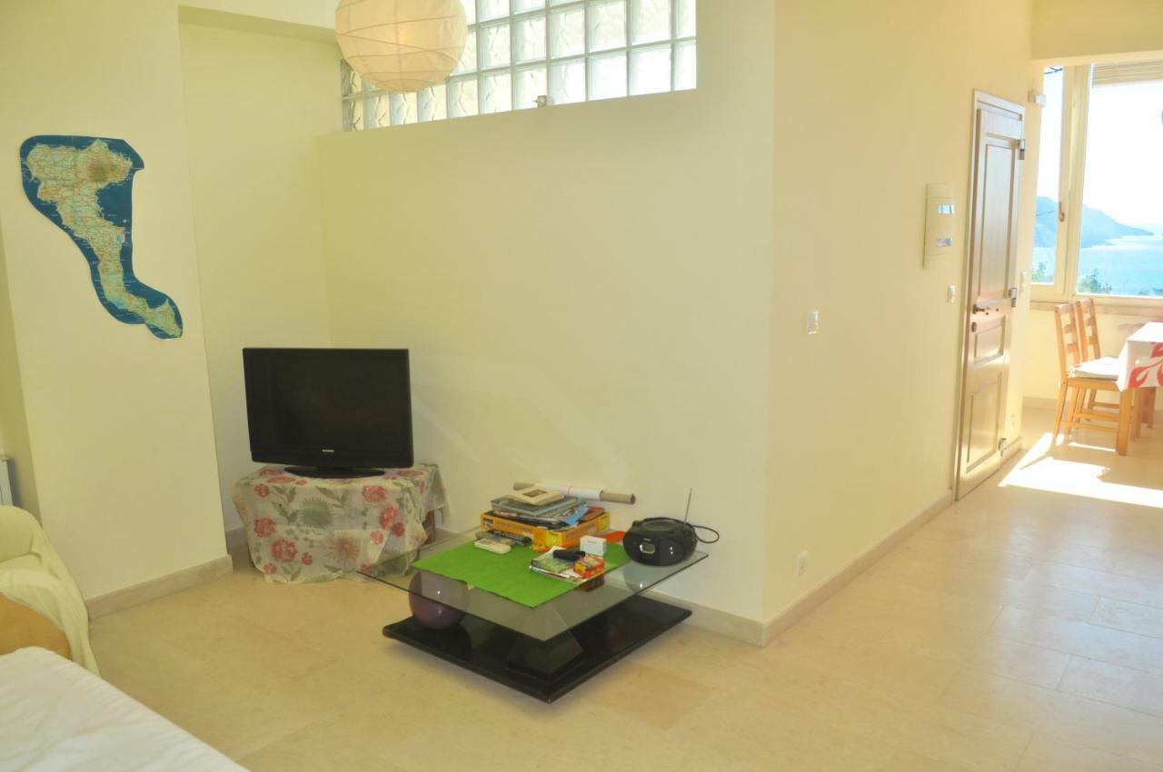 Lemoni Apartments Pelekas Exterior photo